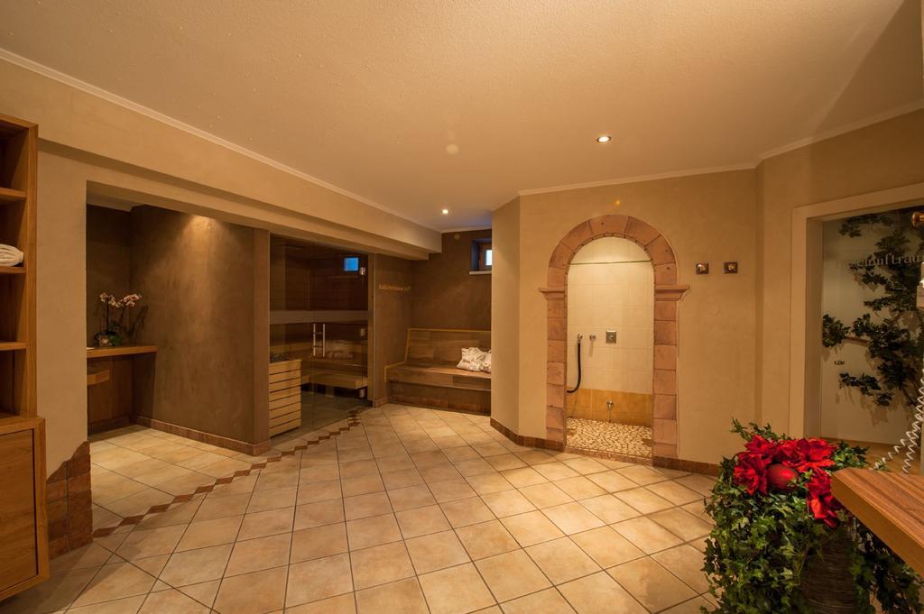 Rustika - Appartements & Spa Ehrwald Exterior foto