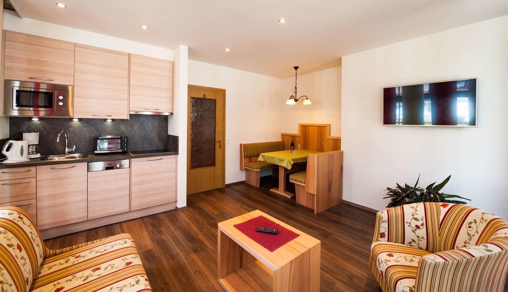 Rustika - Appartements & Spa Ehrwald Exterior foto