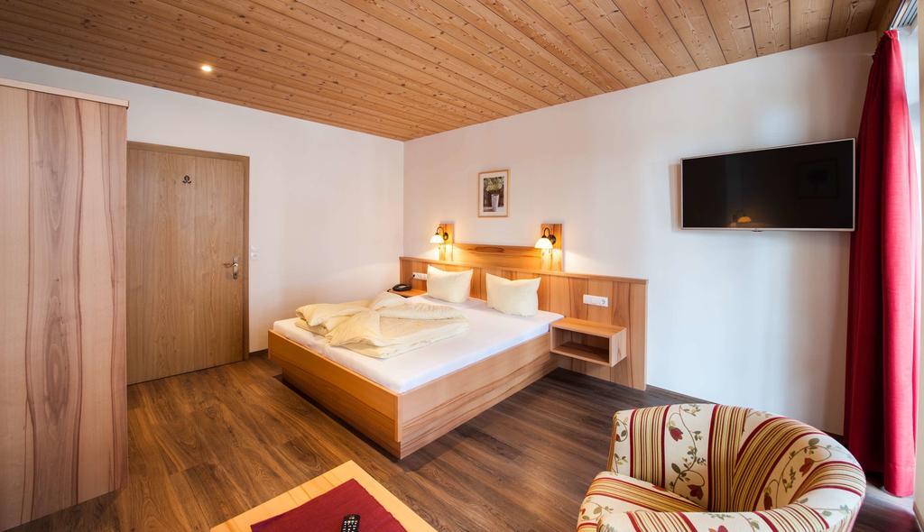 Rustika - Appartements & Spa Ehrwald Exterior foto