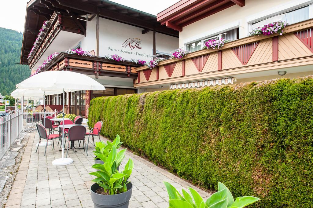 Rustika - Appartements & Spa Ehrwald Exterior foto